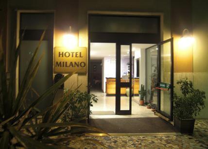 Hotel Milano 洛阿诺 外观 照片